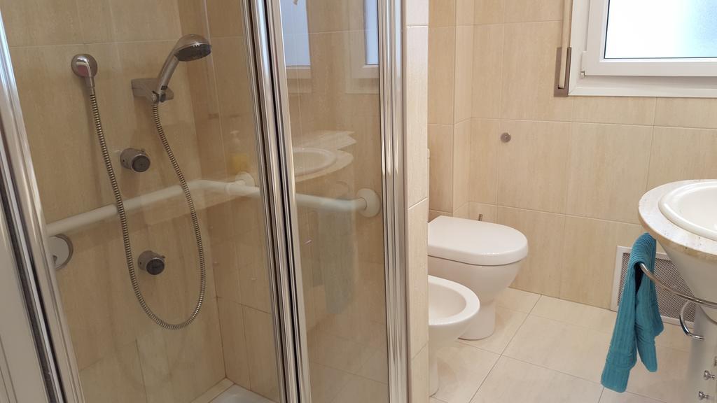 Apartamento Vuelta Del Castillo بنبلونة المظهر الخارجي الصورة
